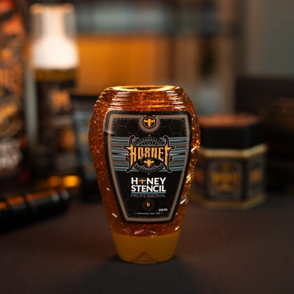 Stencil Tattoo - Hornet Stencil Honey - Pochoir végan pour la pose de papier liasse feuille de transfert tatouage*