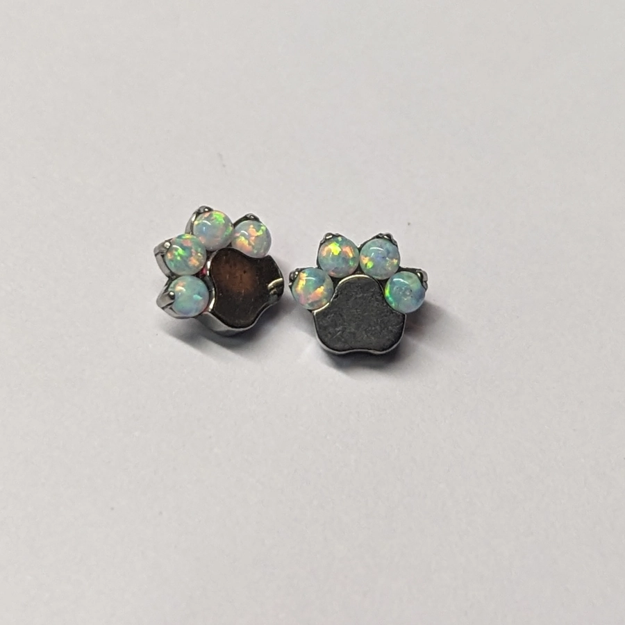Piercing Embout - Titane F136 Gamme Hand Ink - Embout 6 avec pas de vis interne patte de chien opale