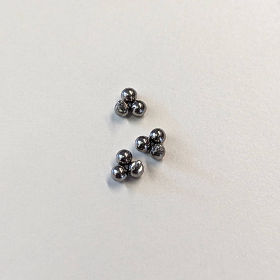 Piercing Embout - Titane F136 Gamme Hand Ink - Embout 10 avec pas de vis interne 3 billes