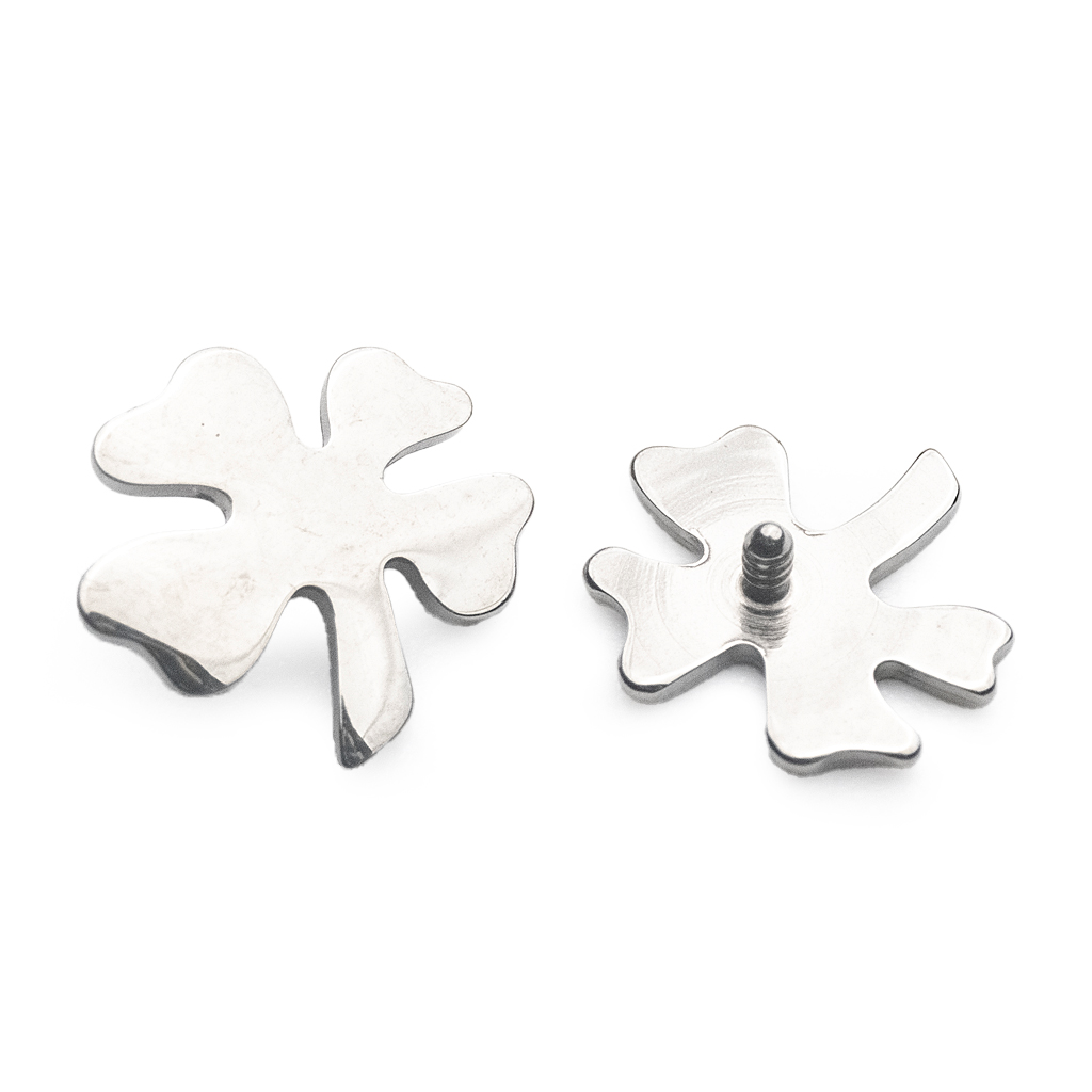 Piercing Embout - Titane F136 Gamme Hand Ink - Embout 214 avec pas de vis interne 0,9 mm pour piercing 1,2 mm trèfle 7 mm*