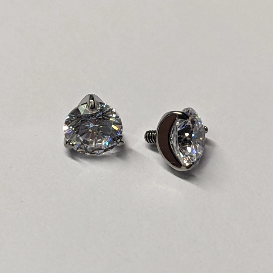 Piercing Embout - Titane F136 Gamme Hand Ink - Embout 03 avec pas de vis interne strass rond griffé