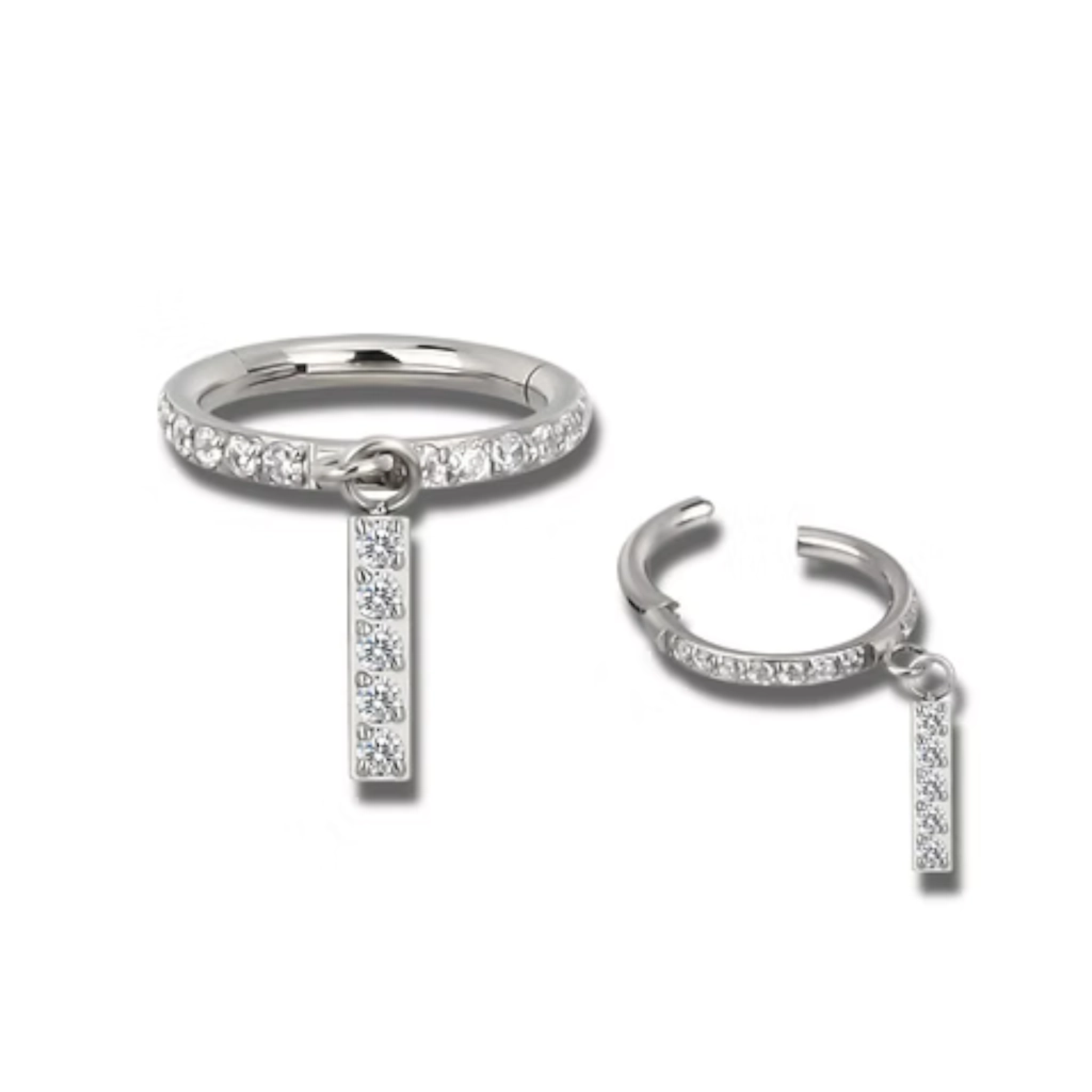 Piercing Anneau - Titane F136 Stérile - Clicker 1371 avec fermeture à charnière strass et barre 5 strass 1,2 x 8 mm*