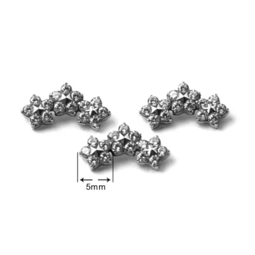 Piercing Embout - Titane F136 Gamme Hand Ink - Embout 225 avec pas de vis interne 0,9 mm pour piercing 1,2 mm fleur étoilée*