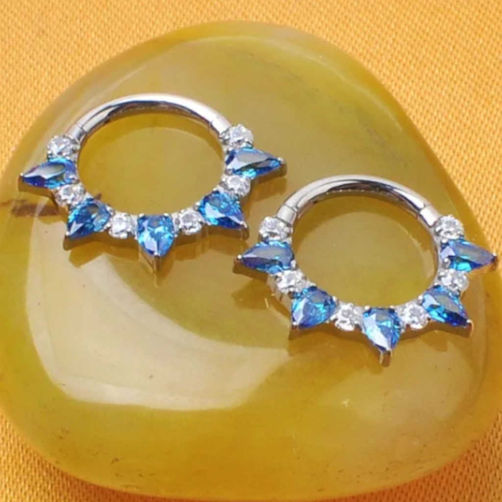 Piercing Anneau - Titane F136 Gamme Hand Ink - Clicker 218 avec fermeture à charnière strass azure 1,2 x 8 mm*