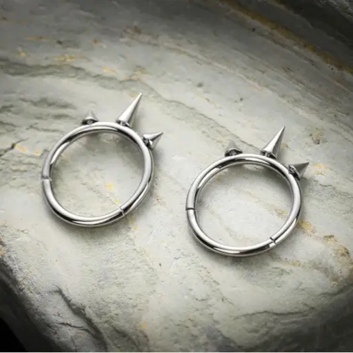 Piercing Anneau - Titane F136 Gamme Hand Ink - Clicker 20 avec fermeture à charnière 3 spikes*