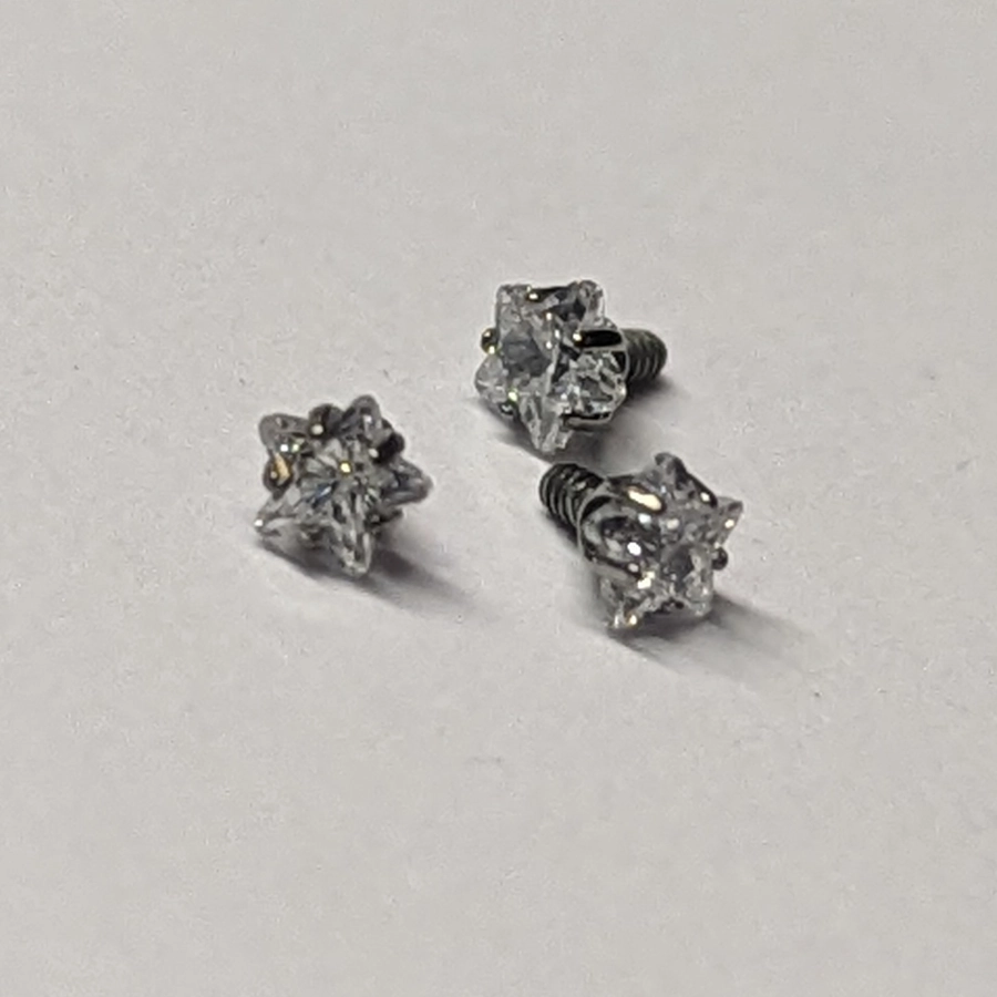 Piercing Embout - Titane F136 Gamme Hand Ink - Embout 7 avec pas de vis interne strass étoile griffe