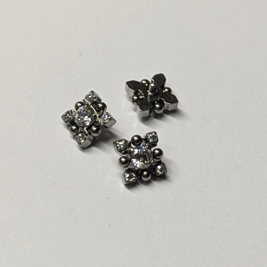 [em19-P232] Piercing Embout - Titane F136 Gamme Hand Ink - Embout 232 avec pas de vis interne flocon strass