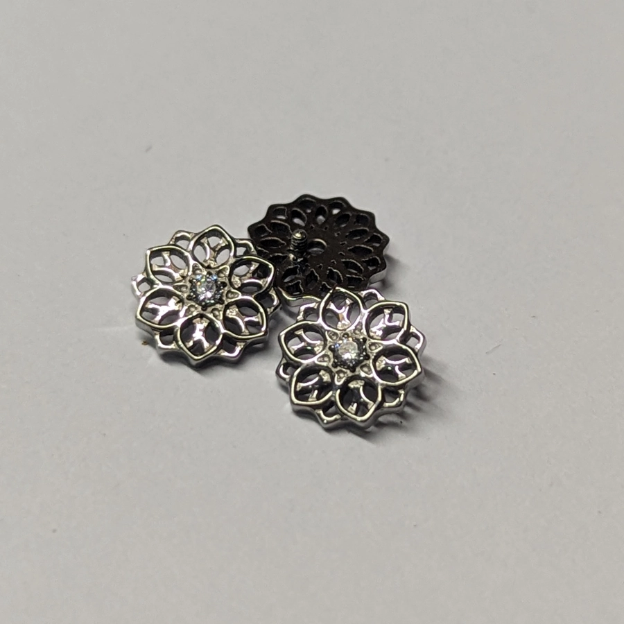 [em21-p224] Piercing Embout - Titane F136 Gamme Hand Ink - Embout 224 avec pas de vis interne fleur mandala avec strass