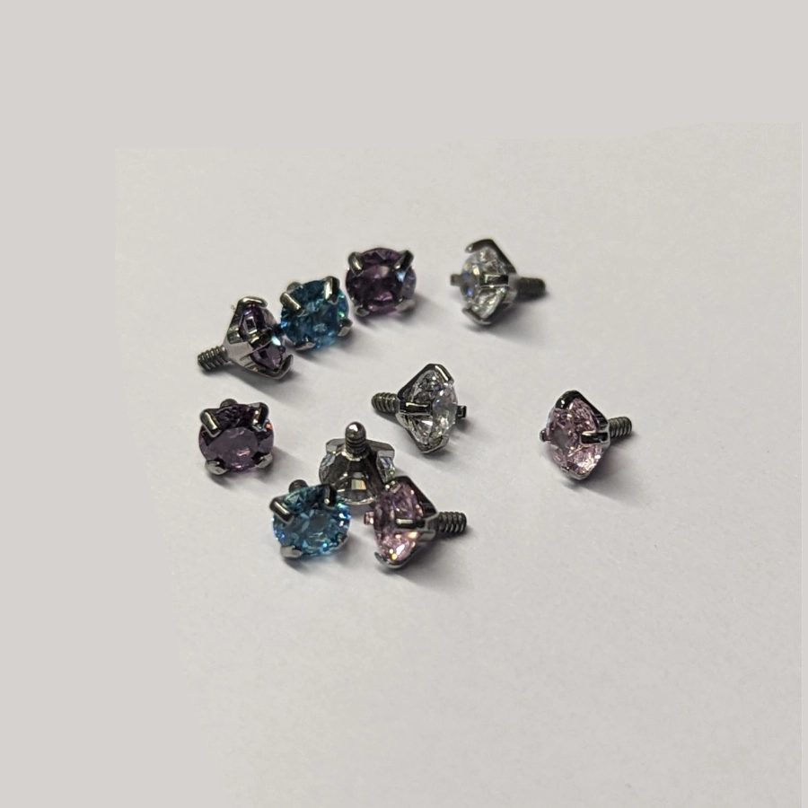 Piercing Embout - Titane F136 Gamme Hand Ink - Embout 1 avec pas de vis interne strass griffé