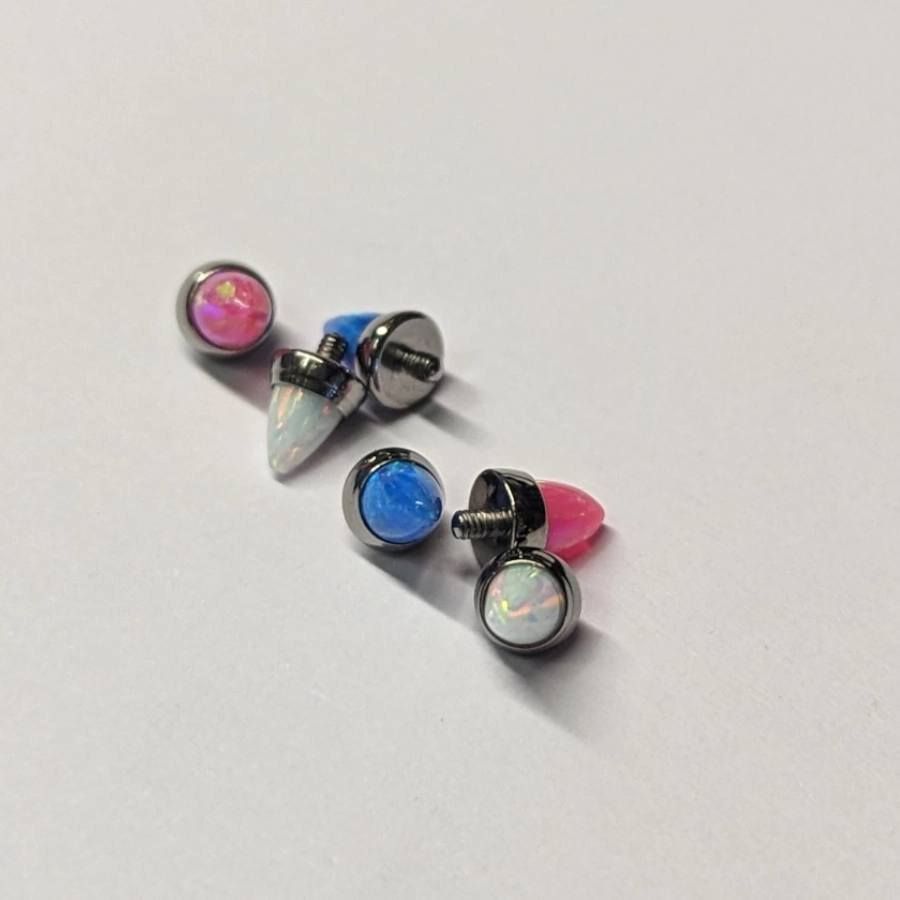 Piercing Embout - Titane F136 Gamme Hand Ink - Embout 4 avec pas de vis interne pierre ovale en opale