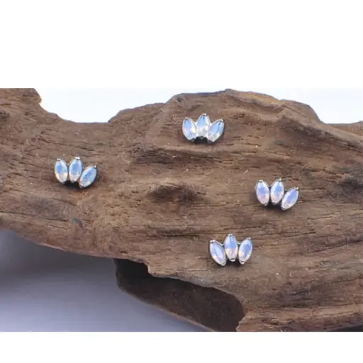 [ns_embout_135-p135_09] Embout Piercing - Titane F136 Gamme Hand Ink - Embout 135 avec pas de vis interne 0,9 mm pour piercing 1,2 mm marquise 3 opales 7 mm*