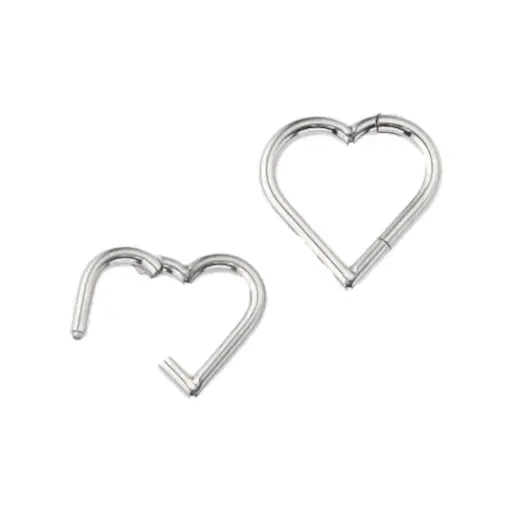 Piercing Anneau - Titane F136 Stérile Gamme Hand Ink - Clicker 89 avec fermeture à charnière motif cœur*