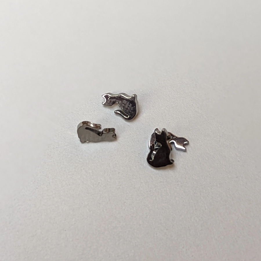 Embout Piercing - Titane F136 Gamme Hand Ink - Embout 197 avec pas de vis interne interne chat